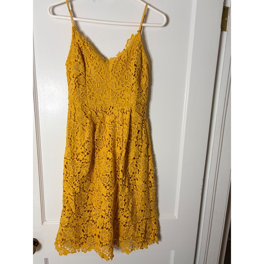 ASTR The Label Mustard Yellow Lace Midi Dress Sleeveless V-Neck Wedding Guest S